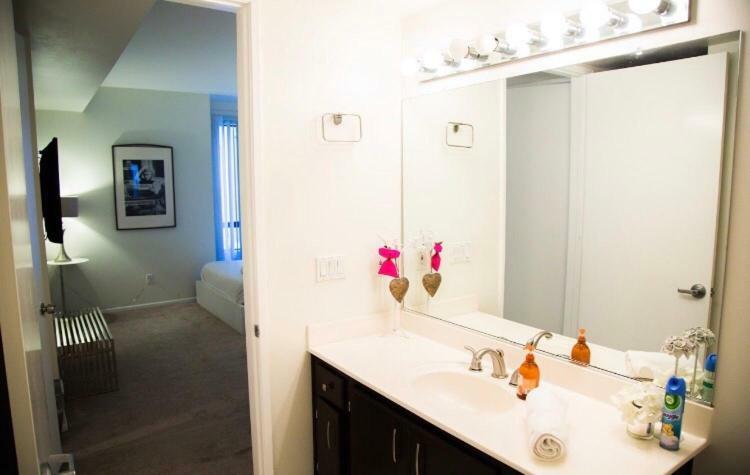 Spacious Hollywood 2Br Condo Near Dolby Theater Los Angeles Eksteriør bilde